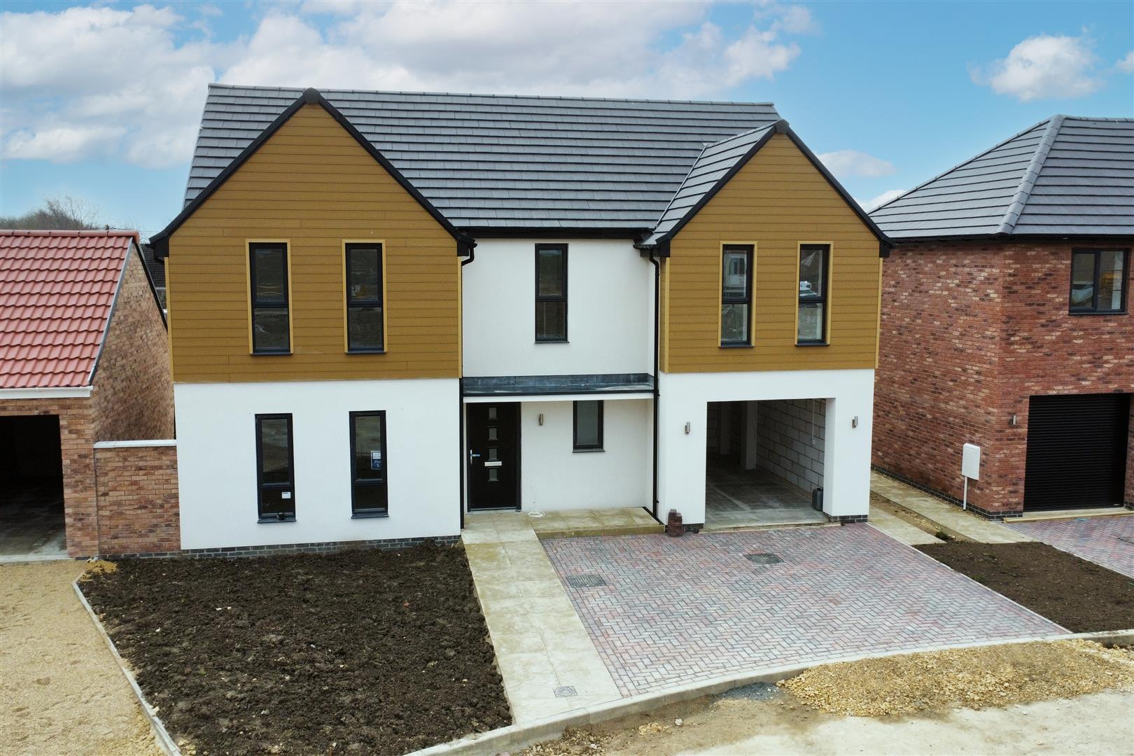 The Saxon + Plot 13 East Newlands,  Somersham