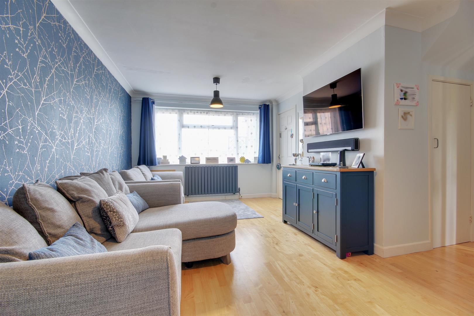 Churchill Avenue, Wyton